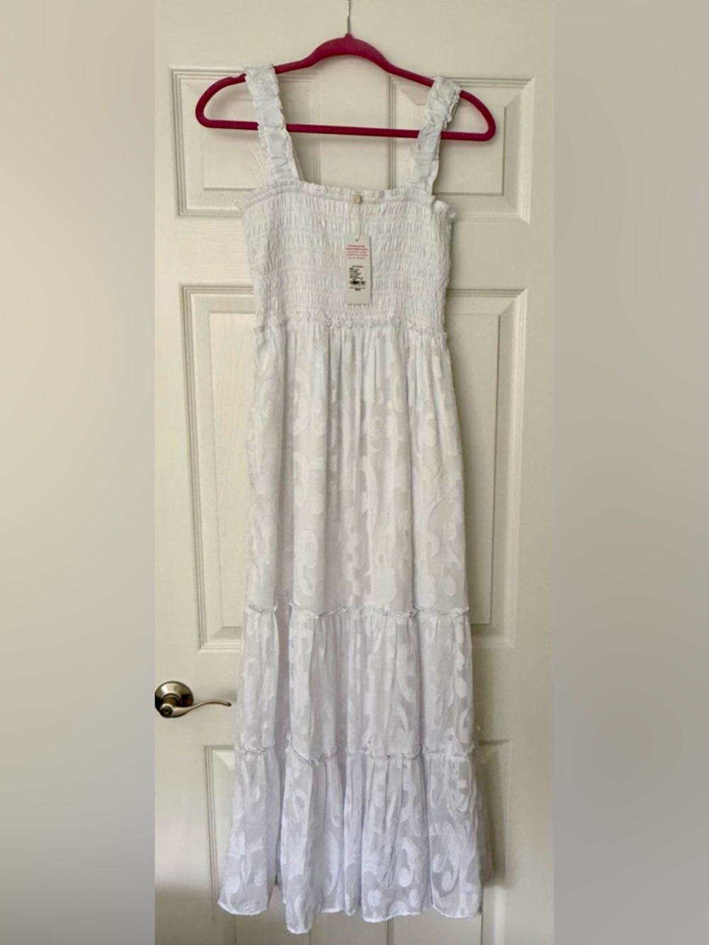 NWT Lilly Pulitzer Hadly Smocked Maxi Dress
Resort White poly crepe swirl.